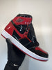 Laad en speel video af in Galerijviewer, Jordan 1 Retro High OG Patent Bred